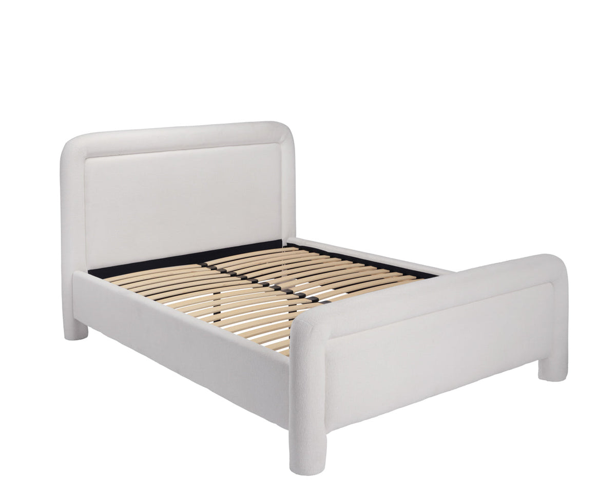 Leonnie Ghost King Bed